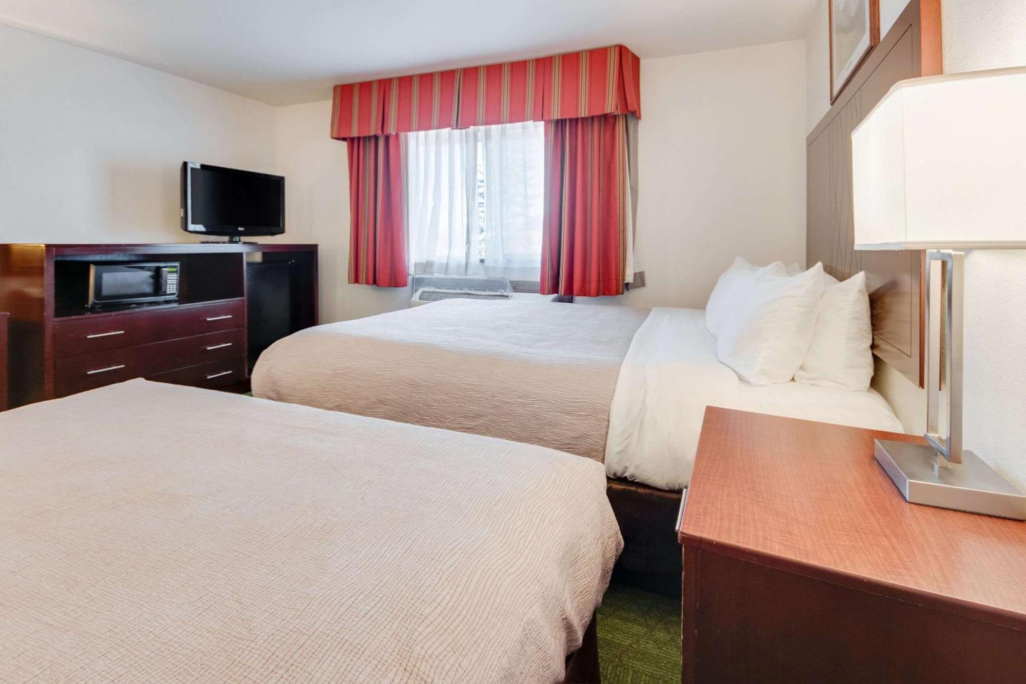 Quality Inn Belgrade Kültér fotó
